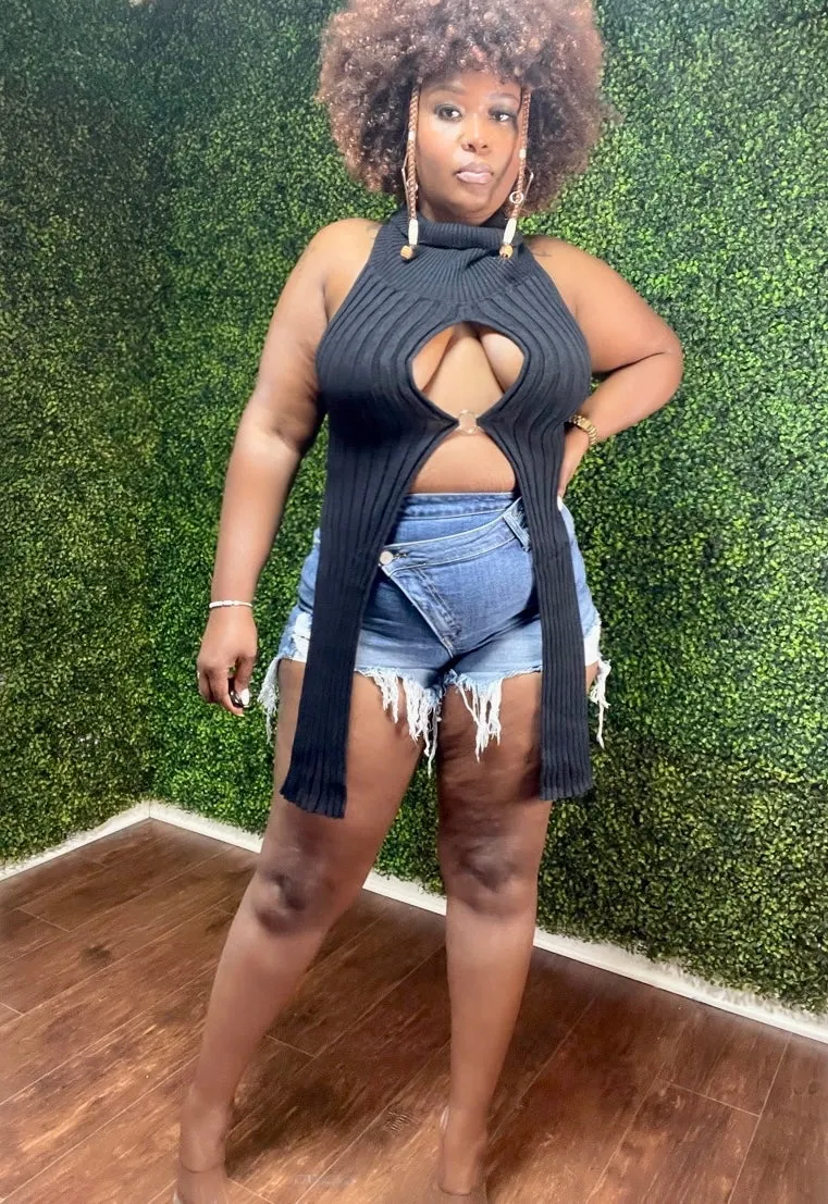 Open Front Ring Detailed Turtle Neck Crop Top